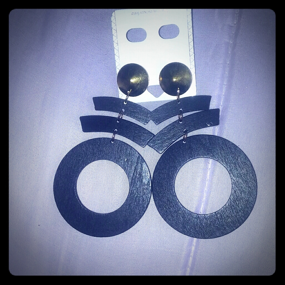 3/$15 NWT Black Wooden Earrings